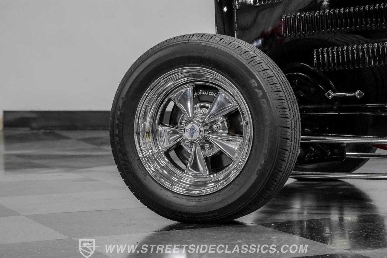 1932 Ford 3-Window Coupe