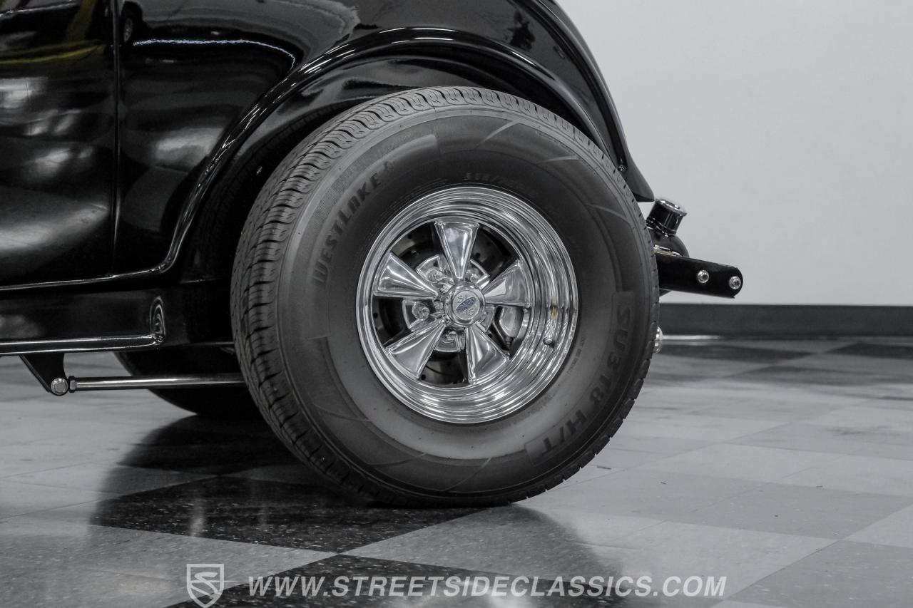 1932 Ford 3-Window Coupe