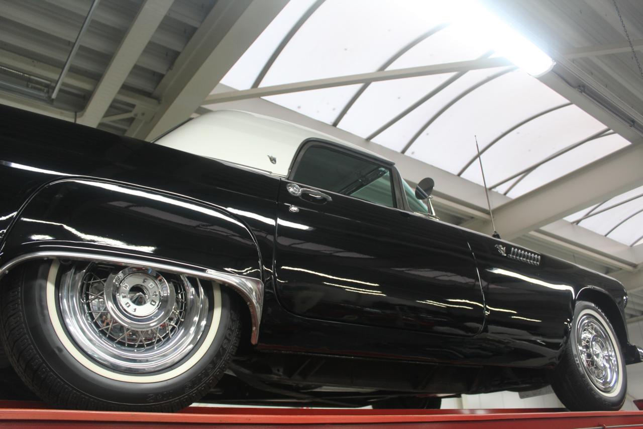 1955 Ford Thunderbird Convertible Coup&eacute; &ldquo;Continental kit&rdquo;