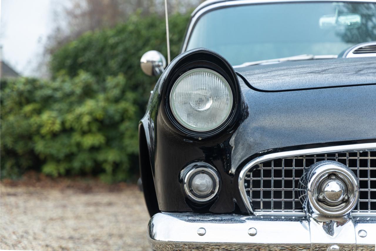 1955 Ford Thunderbird Convertible Coup&eacute; &ldquo;Continental kit&rdquo;