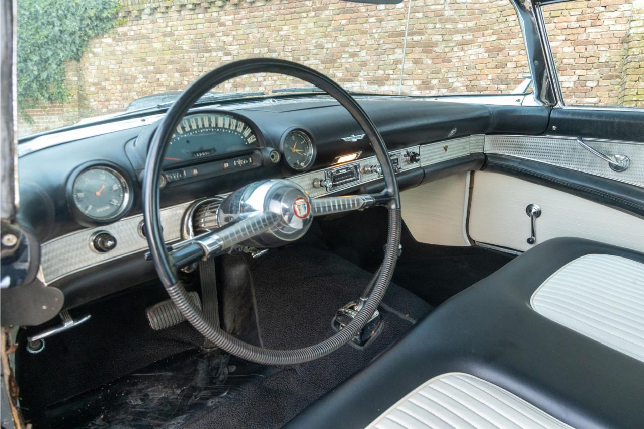 1955 Ford Thunderbird Convertible Coup&eacute; &ldquo;Continental kit&rdquo;