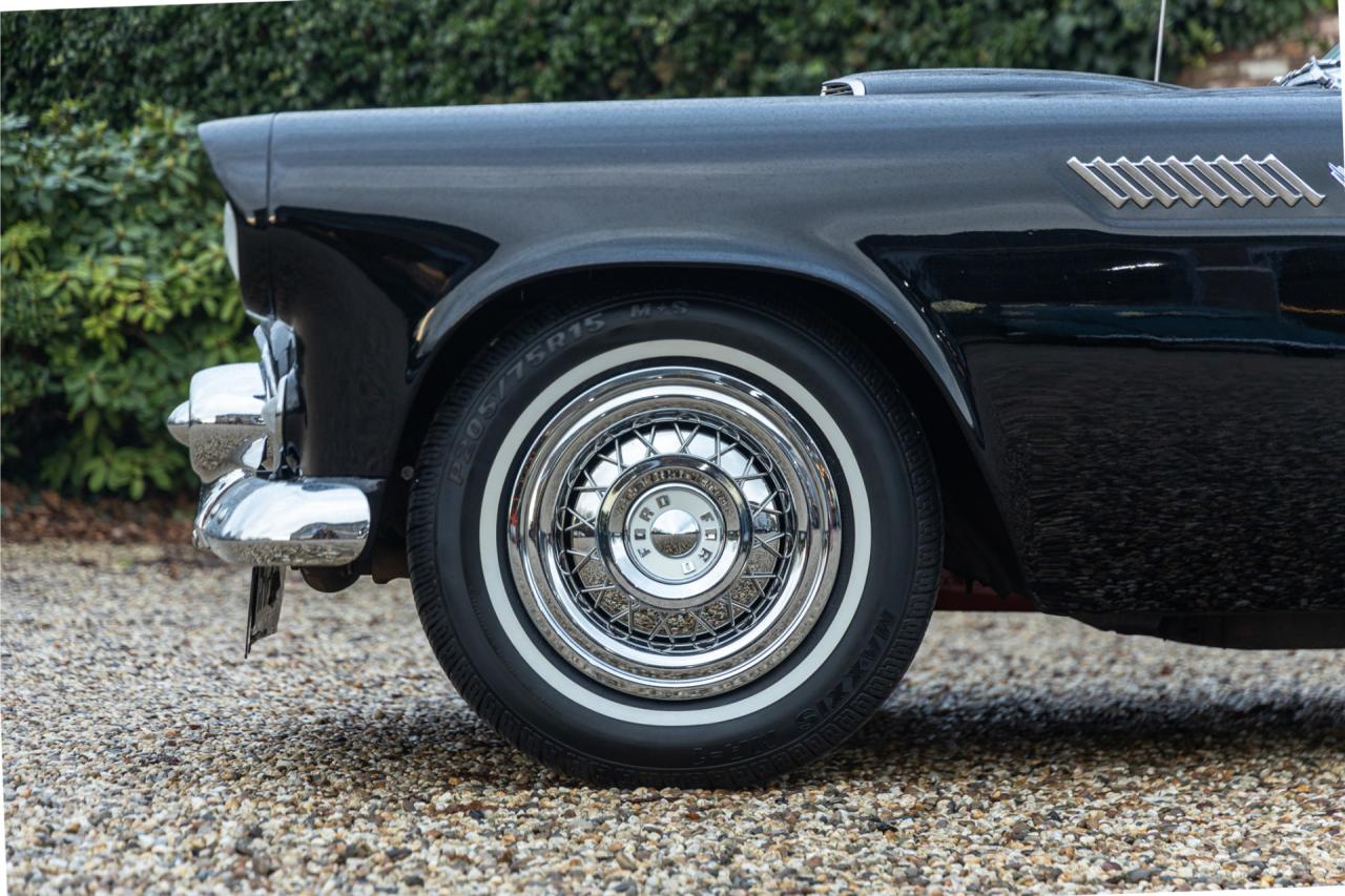 1955 Ford Thunderbird Convertible Coup&eacute; &ldquo;Continental kit&rdquo;