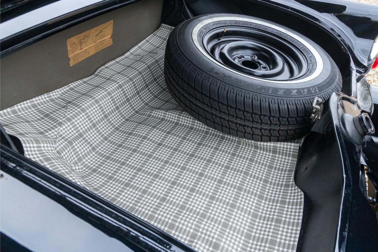 1955 Ford Thunderbird Convertible Coup&eacute; &ldquo;Continental kit&rdquo;