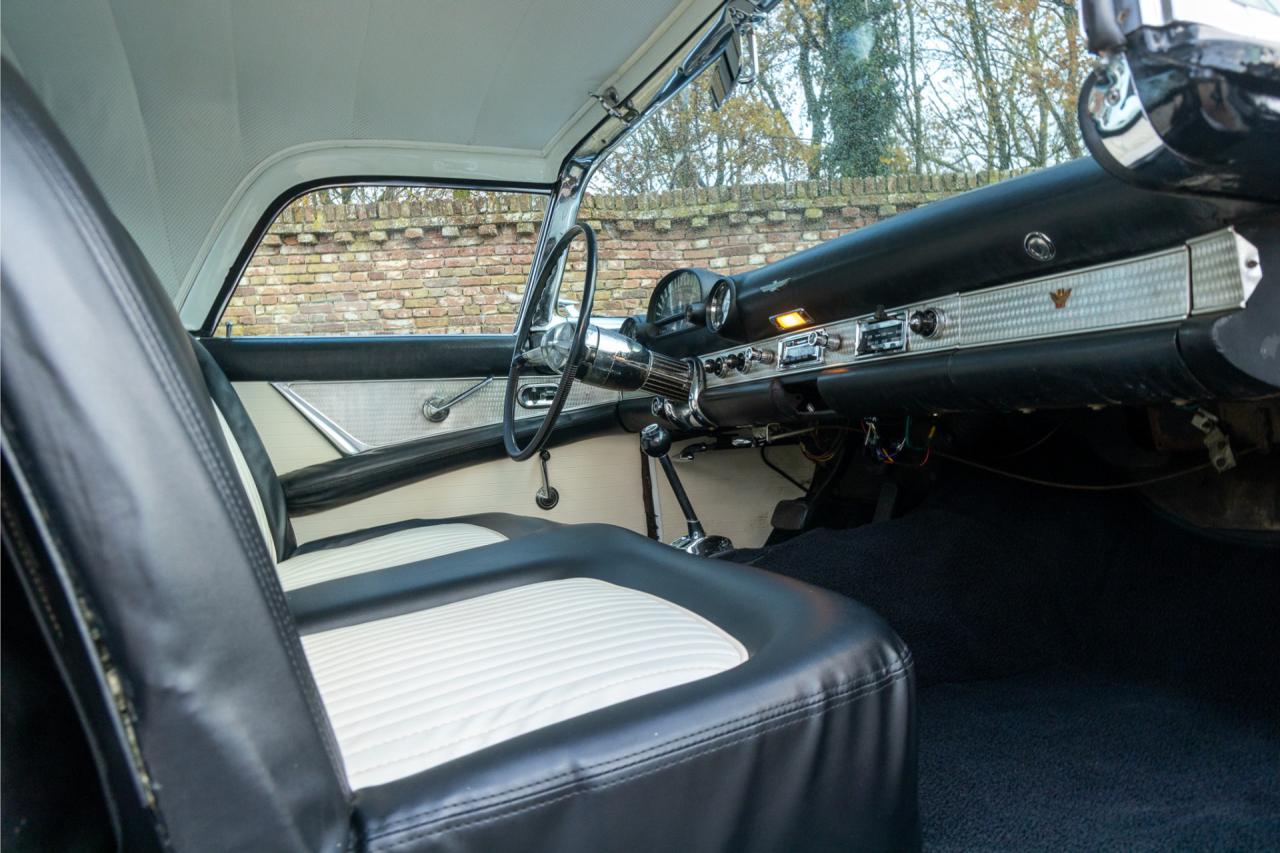 1955 Ford Thunderbird Convertible Coup&eacute; &ldquo;Continental kit&rdquo;