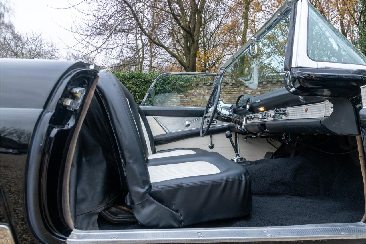 1955 Ford Thunderbird Convertible Coup&eacute; &ldquo;Continental kit&rdquo;