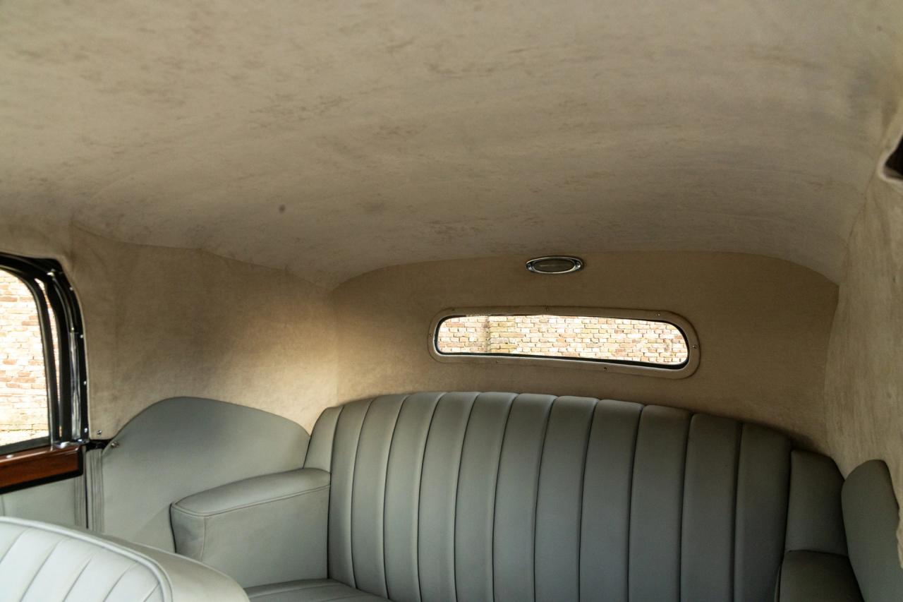 1935 Mercedes - Benz Mercedes Benz 200 Cabriolet C &ldquo;Bare metal-Frame off restoration&rdquo;