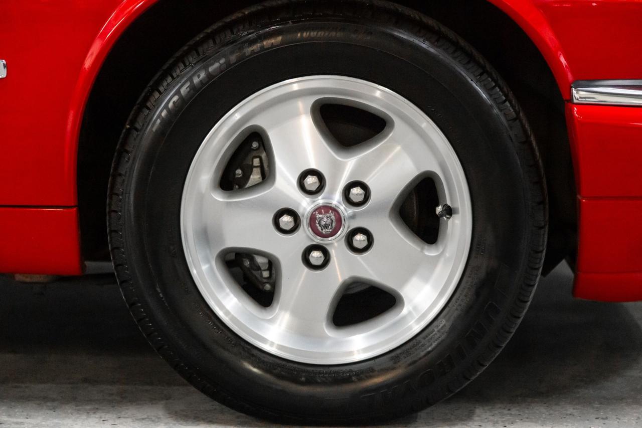 1995 Jaguar 40000 mile 6 cyl XJS