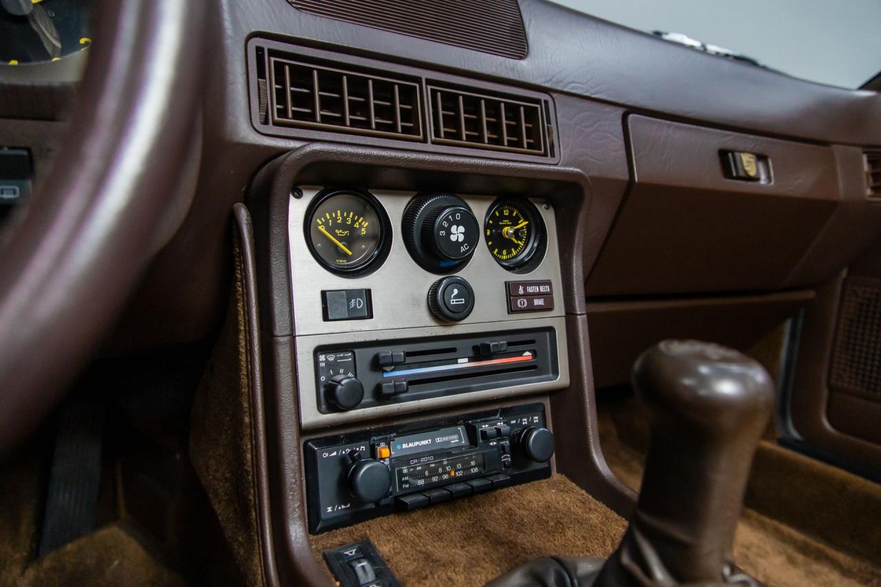 1983 Porsche 22296 mile 944