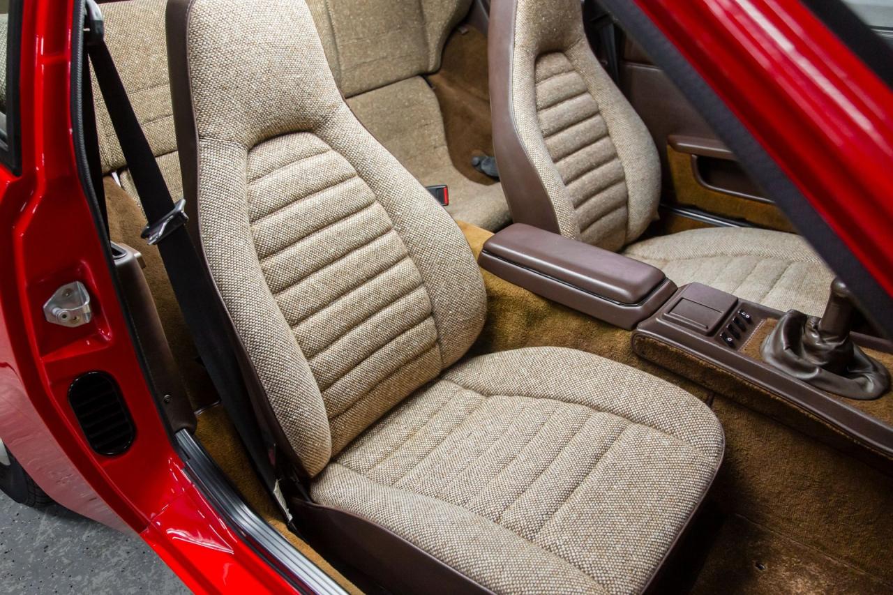 1983 Porsche 22296 mile 944