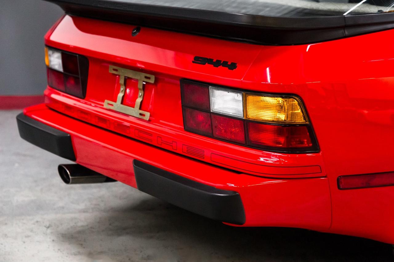 1983 Porsche 22296 mile 944