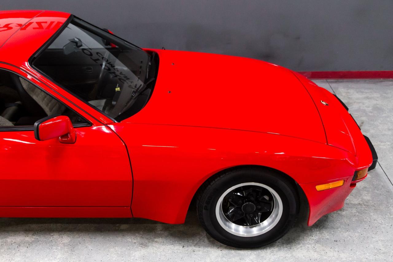 1983 Porsche 22296 mile 944