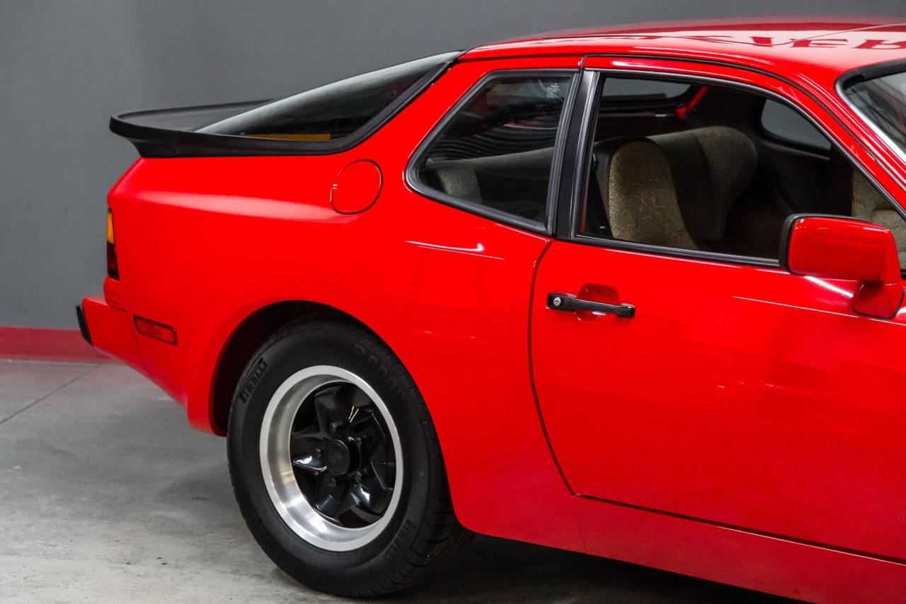 1983 Porsche 22296 mile 944