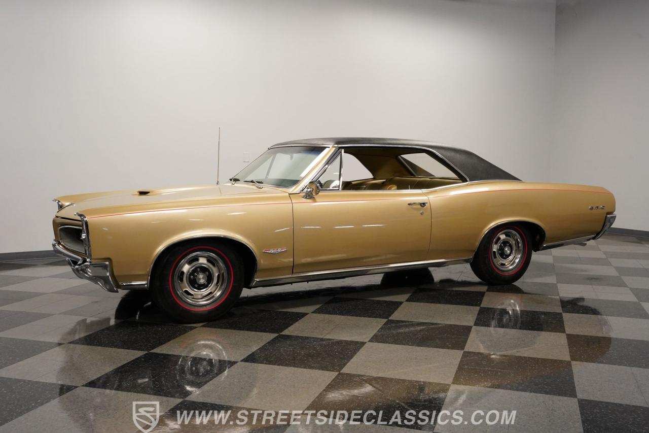 1966 Pontiac GTO Tri Power