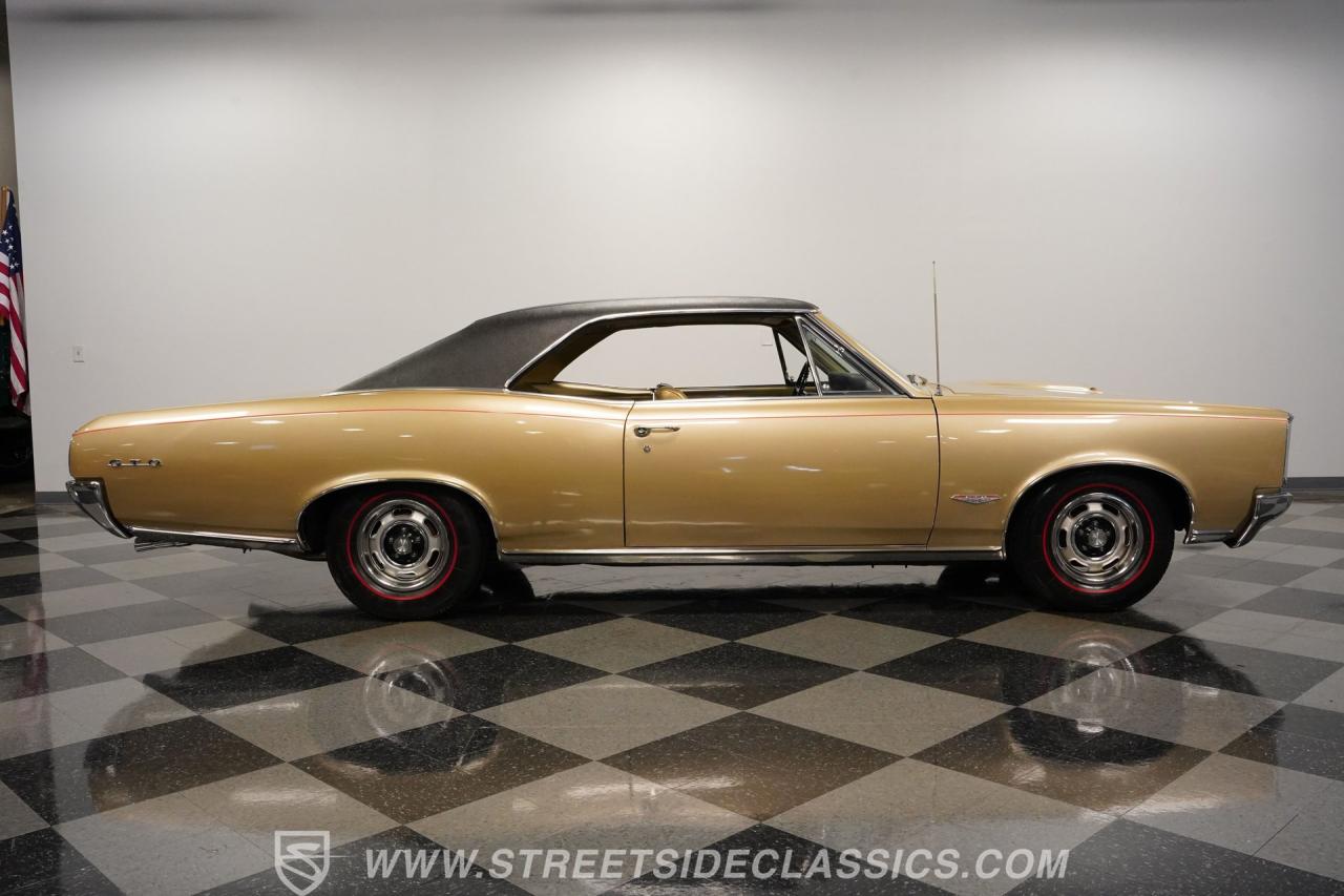 1966 Pontiac GTO Tri Power