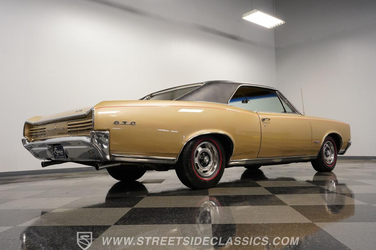 1966 Pontiac GTO Tri Power