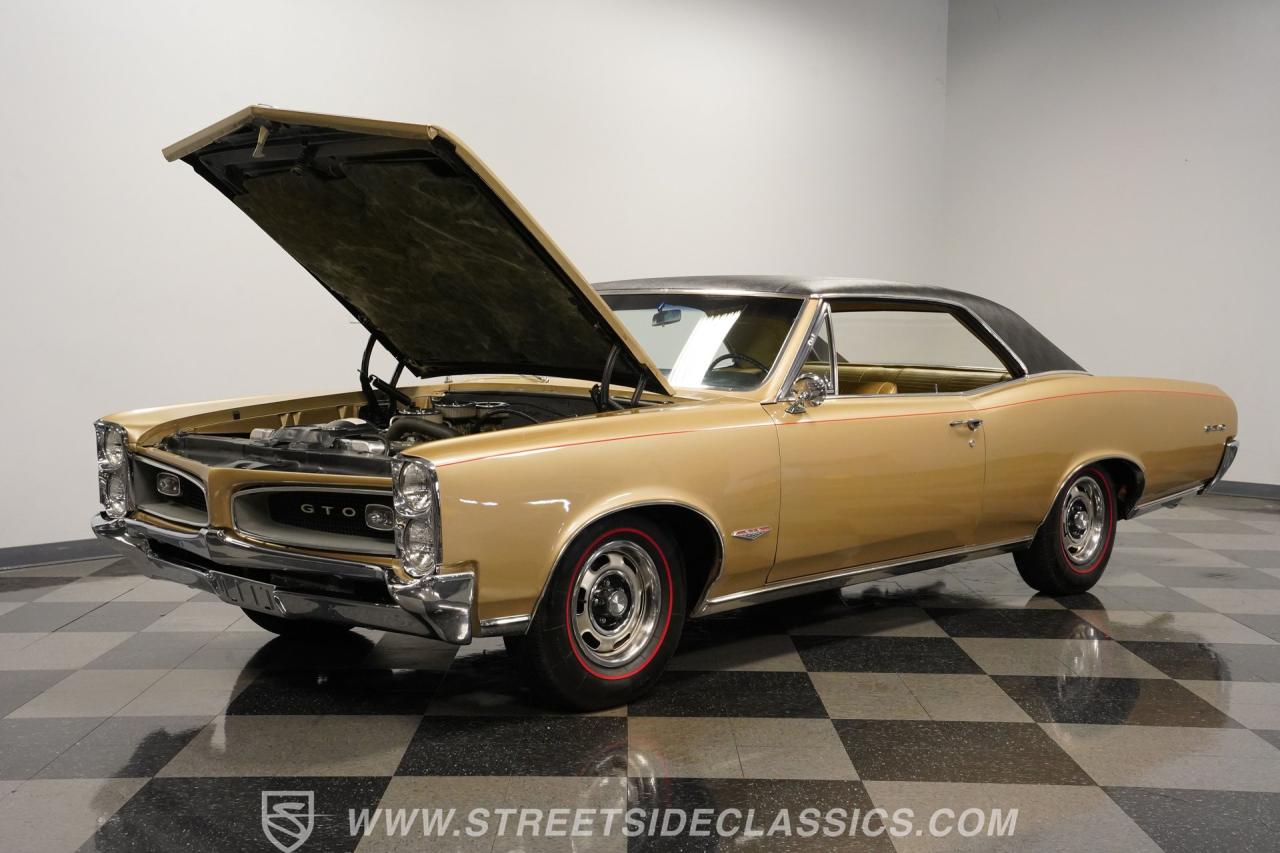 1966 Pontiac GTO Tri Power