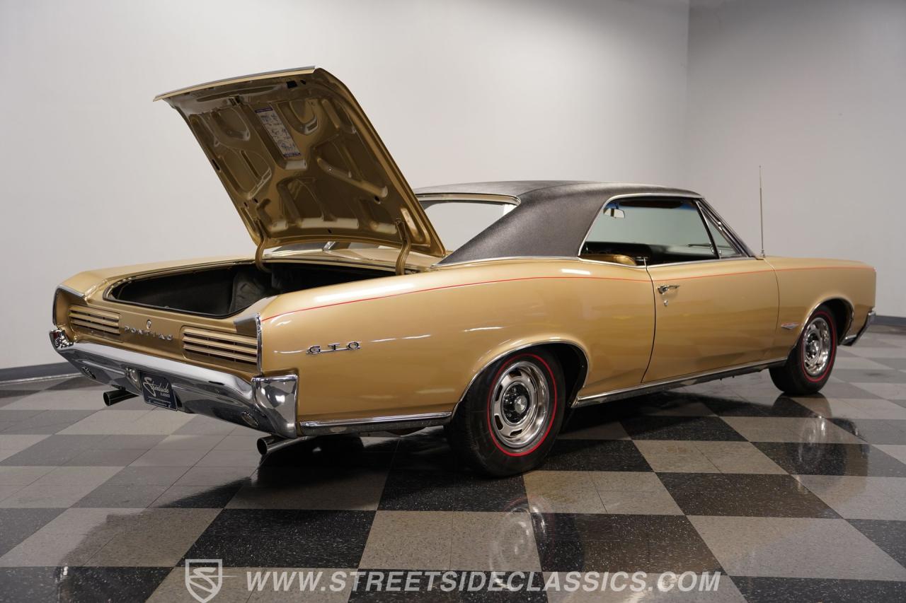 1966 Pontiac GTO Tri Power