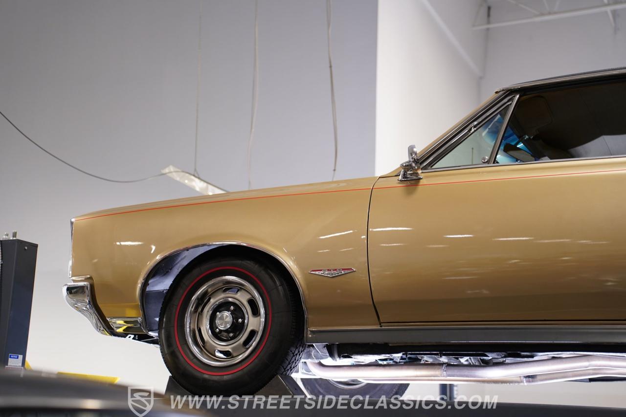 1966 Pontiac GTO Tri Power