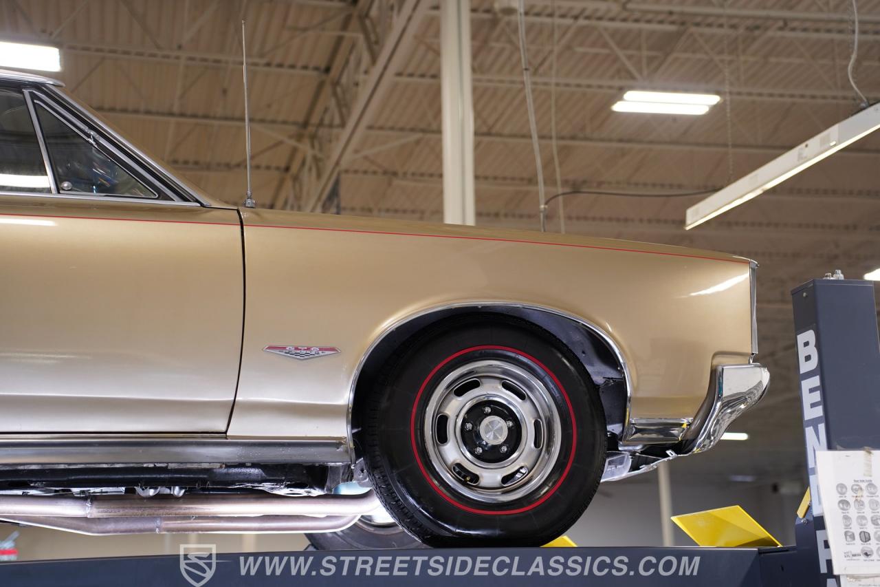 1966 Pontiac GTO Tri Power