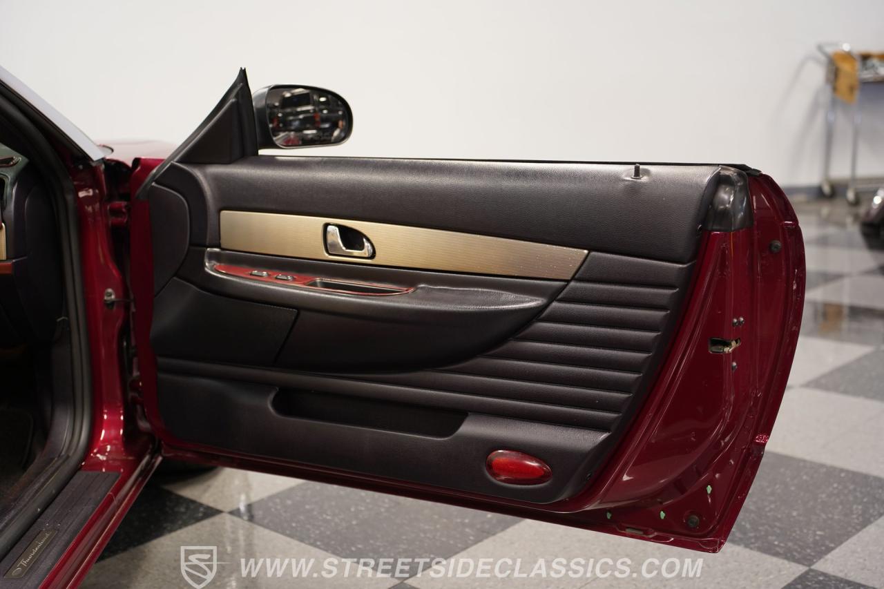 2004 Ford Thunderbird