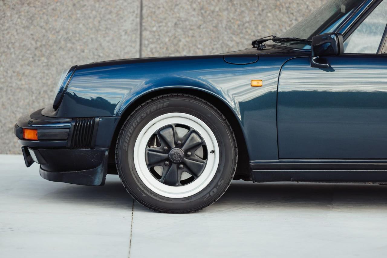 1988 Porsche 911 Carrera Cabriolet