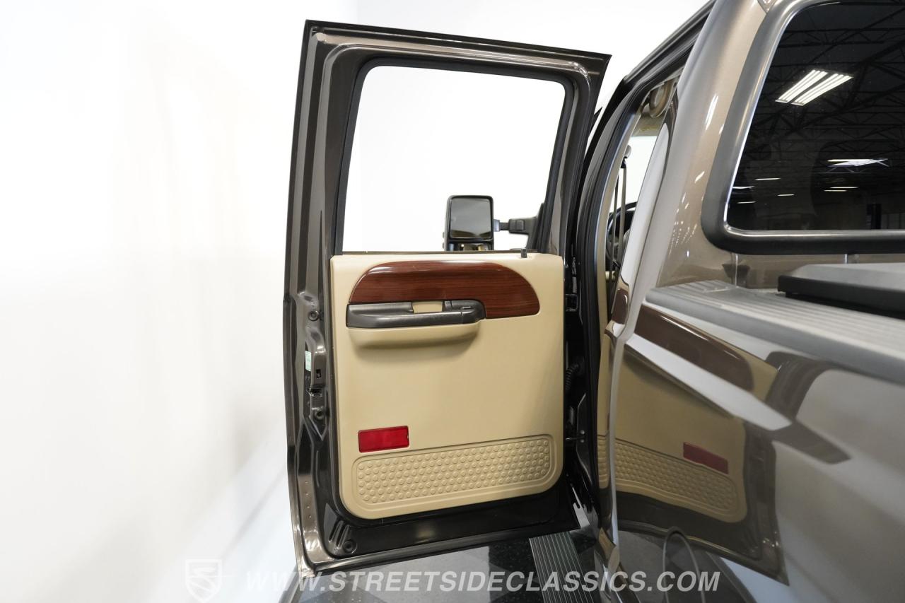 2006 Ford F-350  Crew Cab 4X4