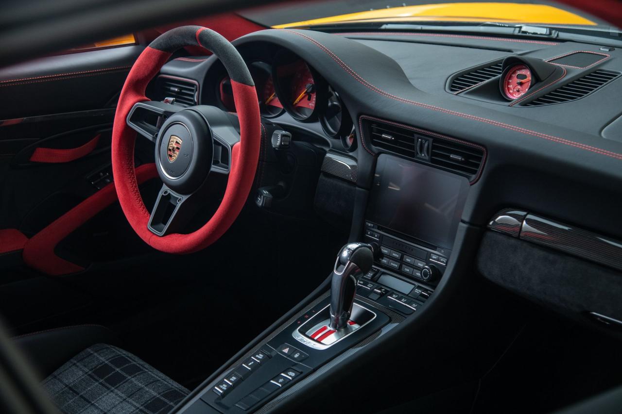 2018 Porsche 911 GT2 RS