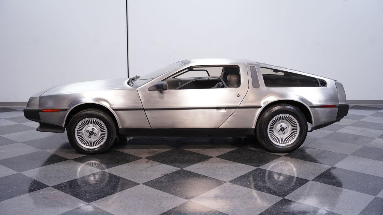 1981 DeLorean DMC-12