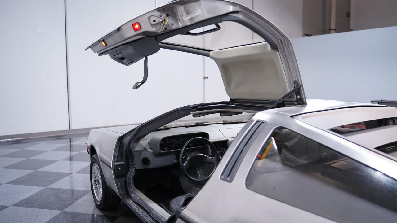 1981 DeLorean DMC-12