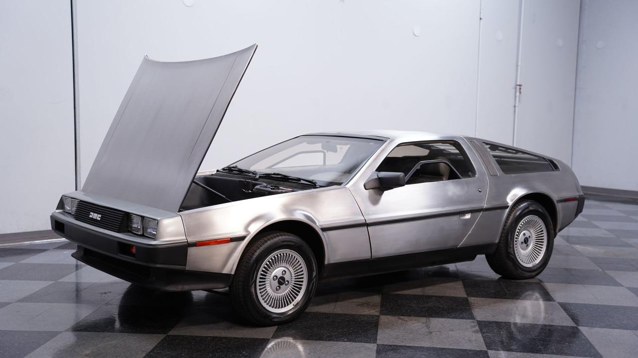 1981 DeLorean DMC-12