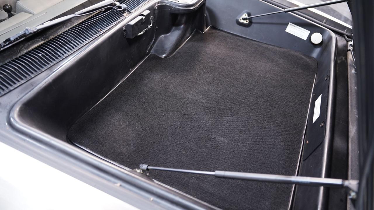 1981 DeLorean DMC-12