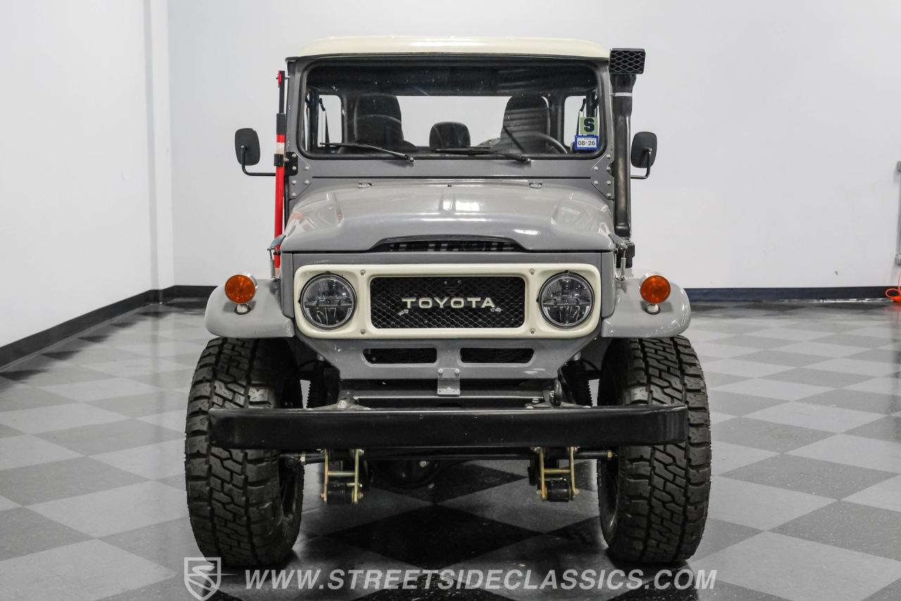 1993 Toyota FJ45 Bandeirante Custom Pickup