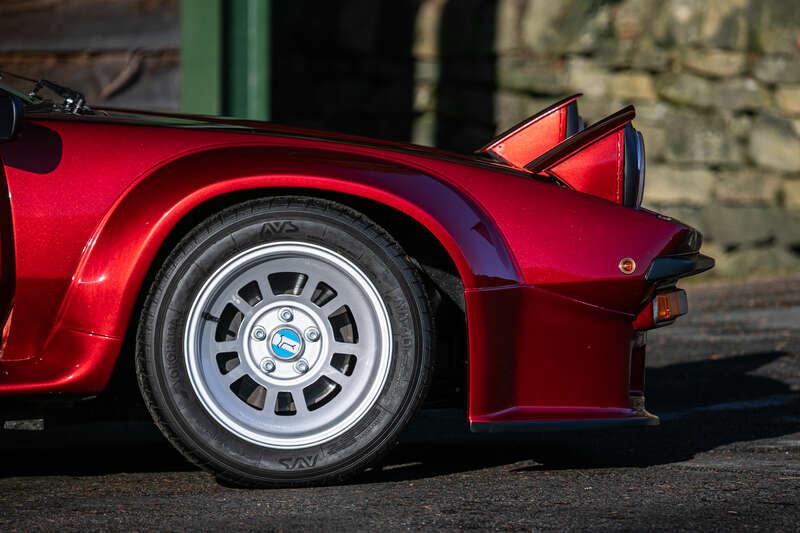 1984 De Tomaso PANTERA GT5