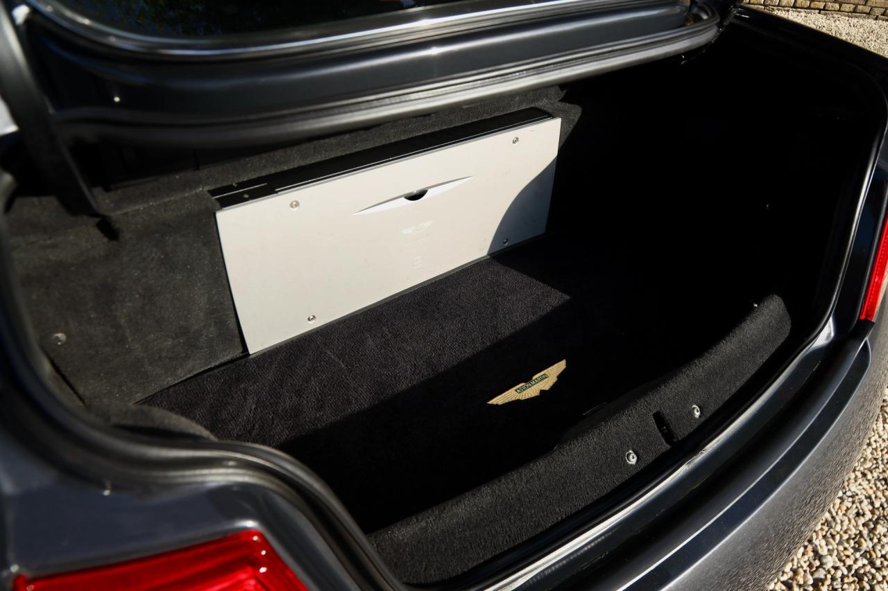 2003 Aston Martin Vanquish 5.9 V12 &ldquo;11.800 Miles&rdquo;