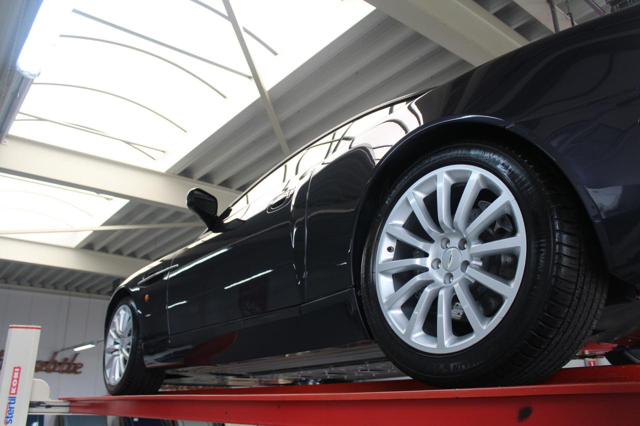 2003 Aston Martin Vanquish 5.9 V12 &ldquo;11.800 Miles&rdquo;