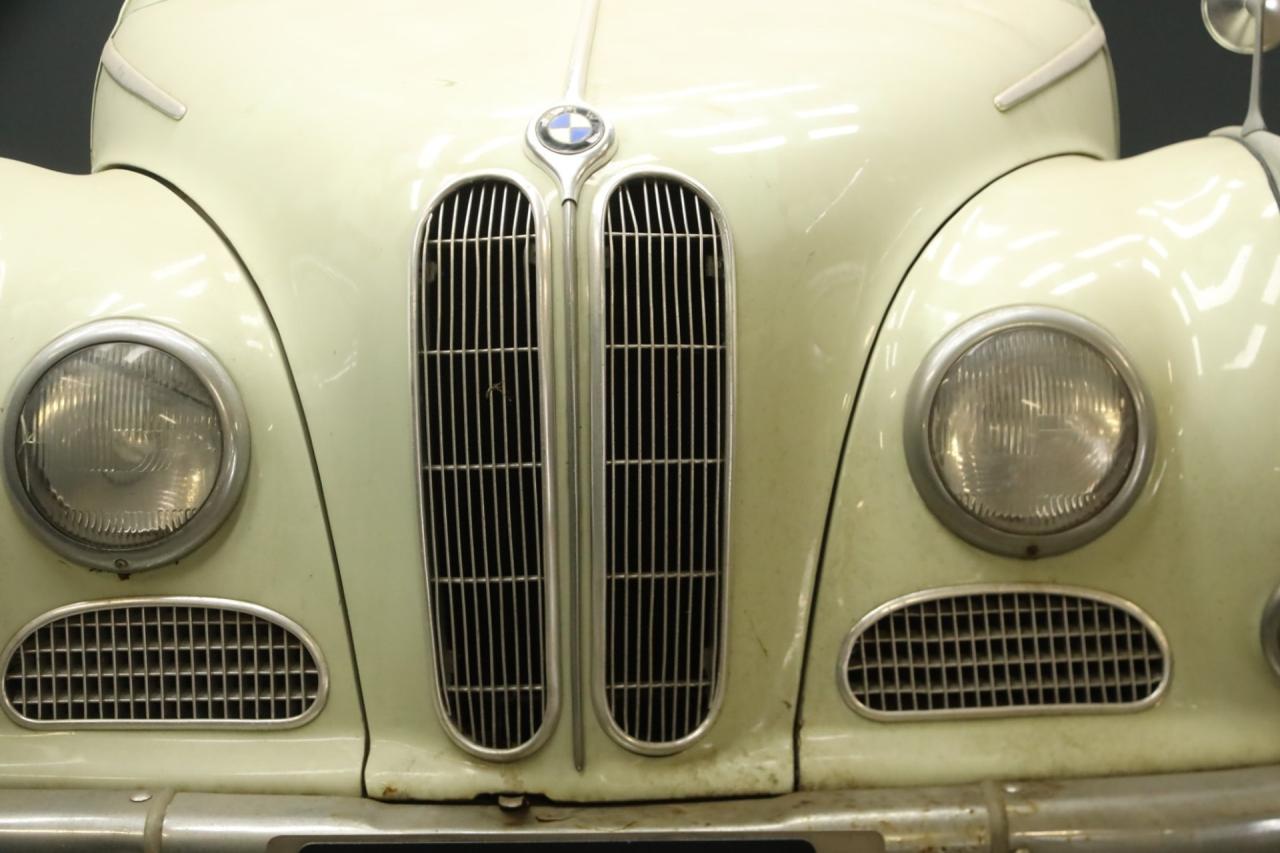 1956 BMW 502 V8 Sedan &ldquo;Barockengel&rdquo; Trade-in-car