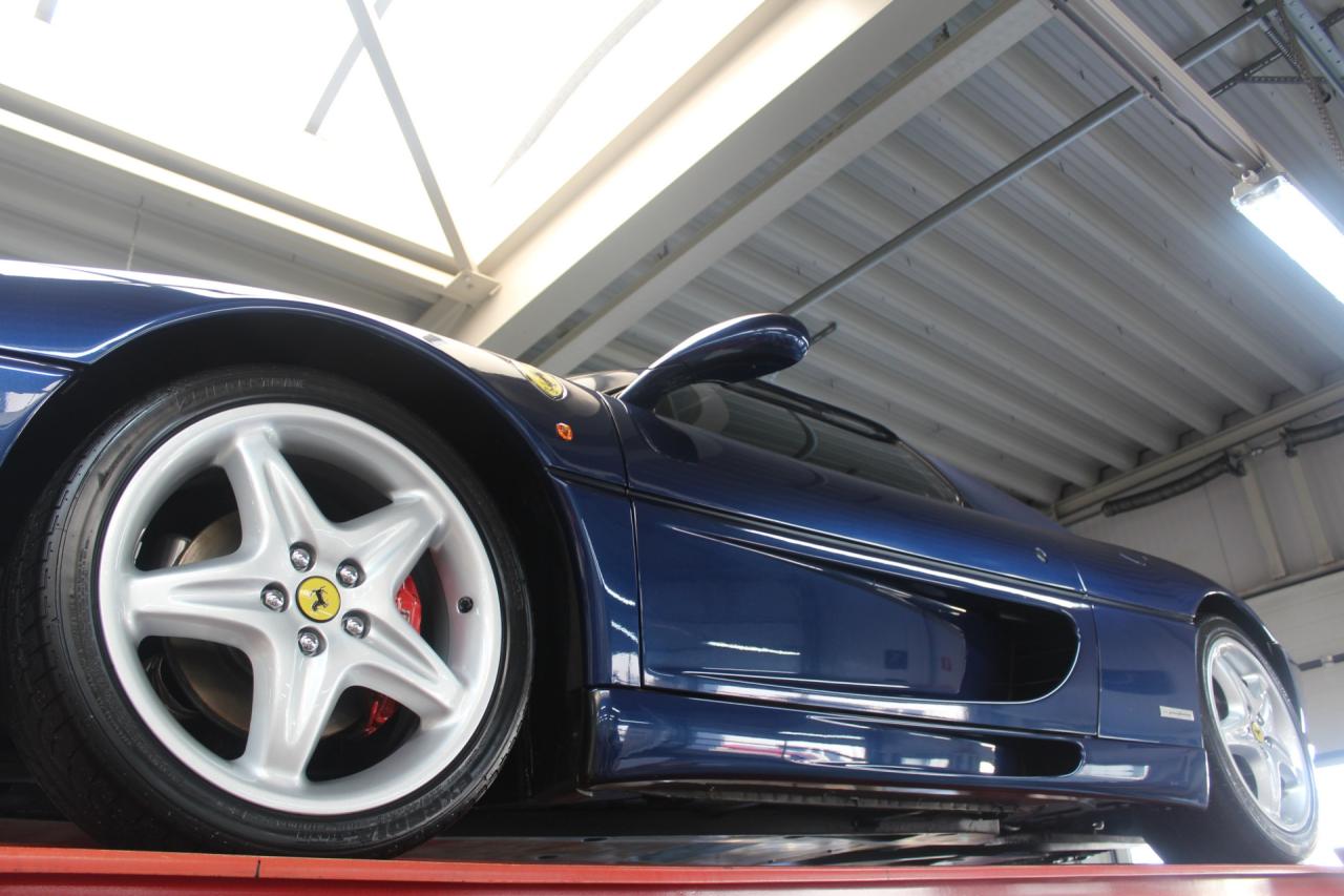 2000 Ferrari F355 Spider F1 &ldquo;15.000 kilometers&rdquo;