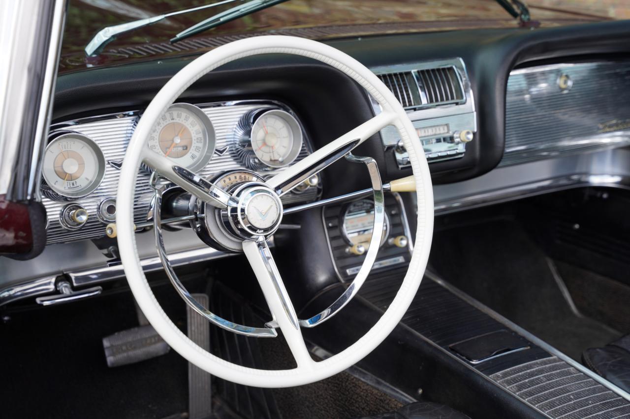 1960 Ford Thunderbird Convertible V8 352 ci
