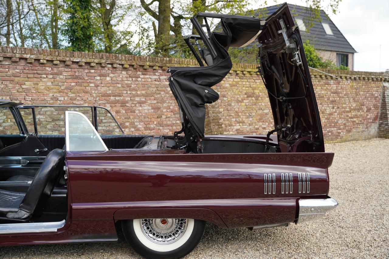 1960 Ford Thunderbird Convertible V8 352 ci