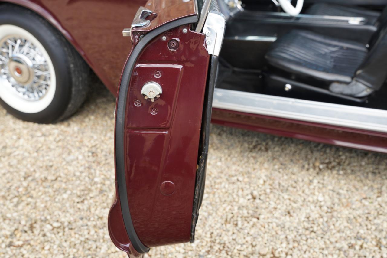 1960 Ford Thunderbird Convertible V8 352 ci