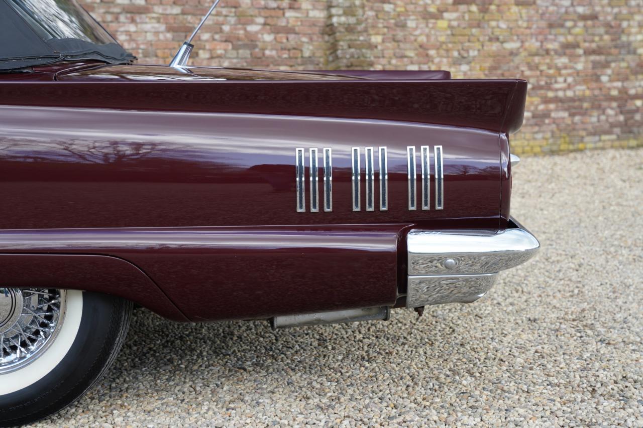 1960 Ford Thunderbird Convertible V8 352 ci