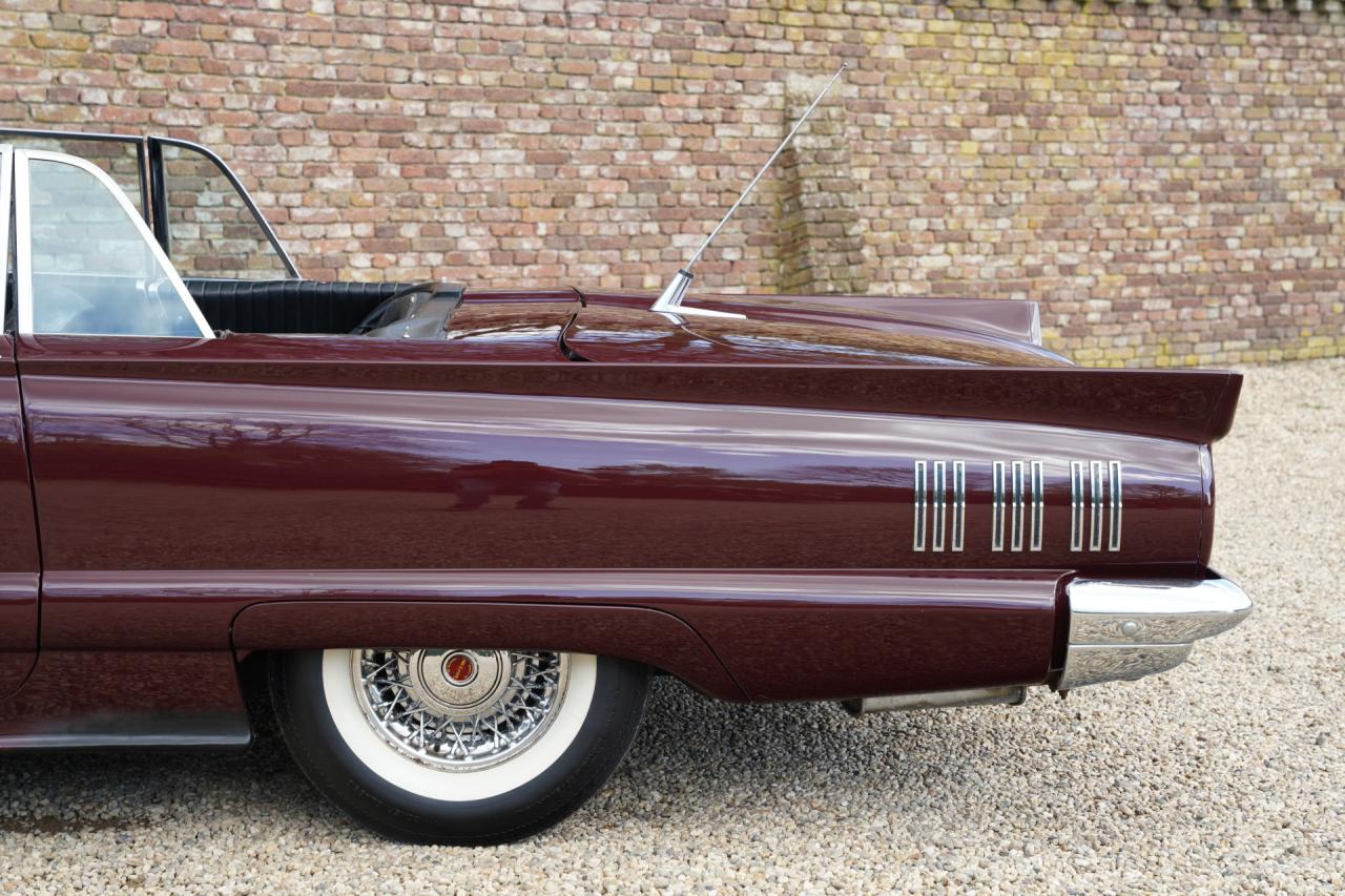1960 Ford Thunderbird Convertible V8 352 ci