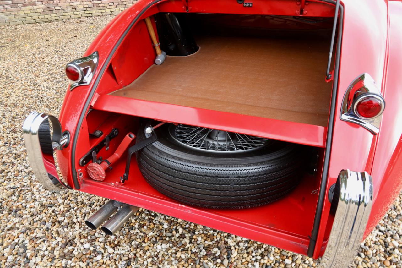 1954 Jaguar XK120 SE OTS &ldquo;Special Equipment&rdquo;