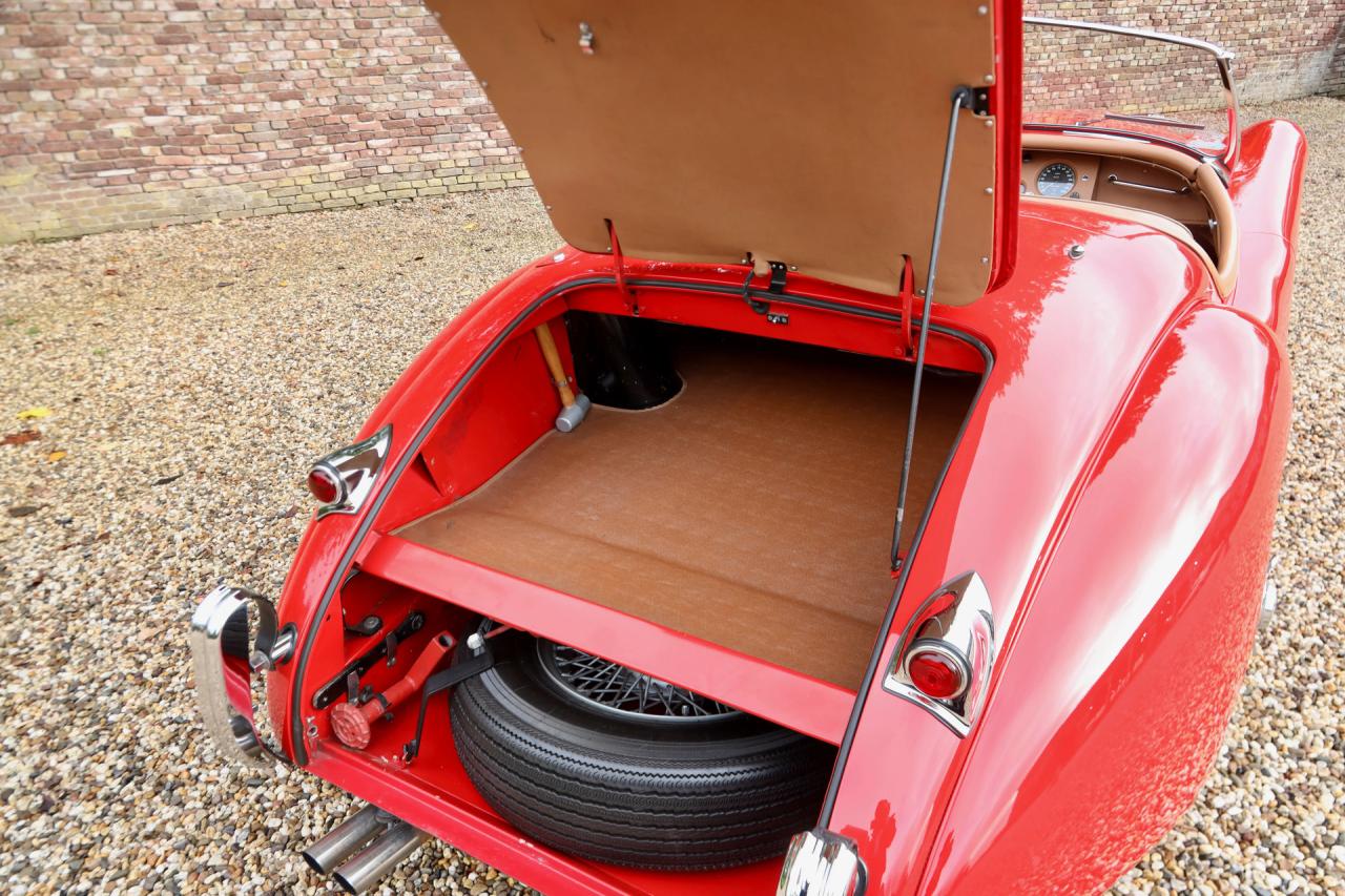 1954 Jaguar XK120 SE OTS &ldquo;Special Equipment&rdquo;