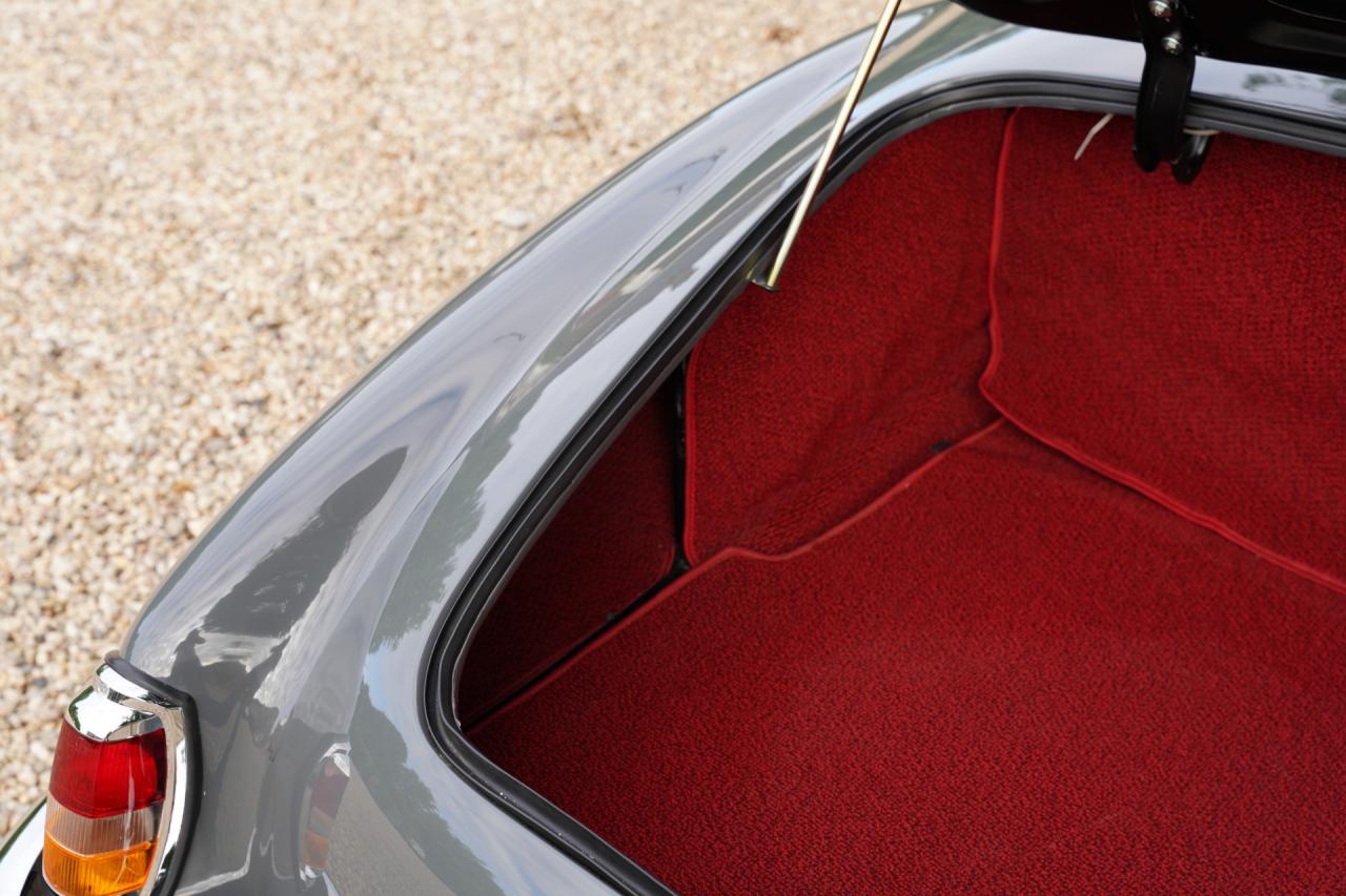 1957 Mercedes - Benz 190 SL Convertible Trade-in-car