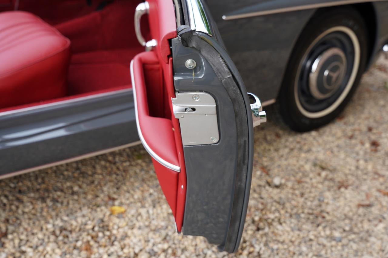 1957 Mercedes - Benz 190 SL Convertible Trade-in-car