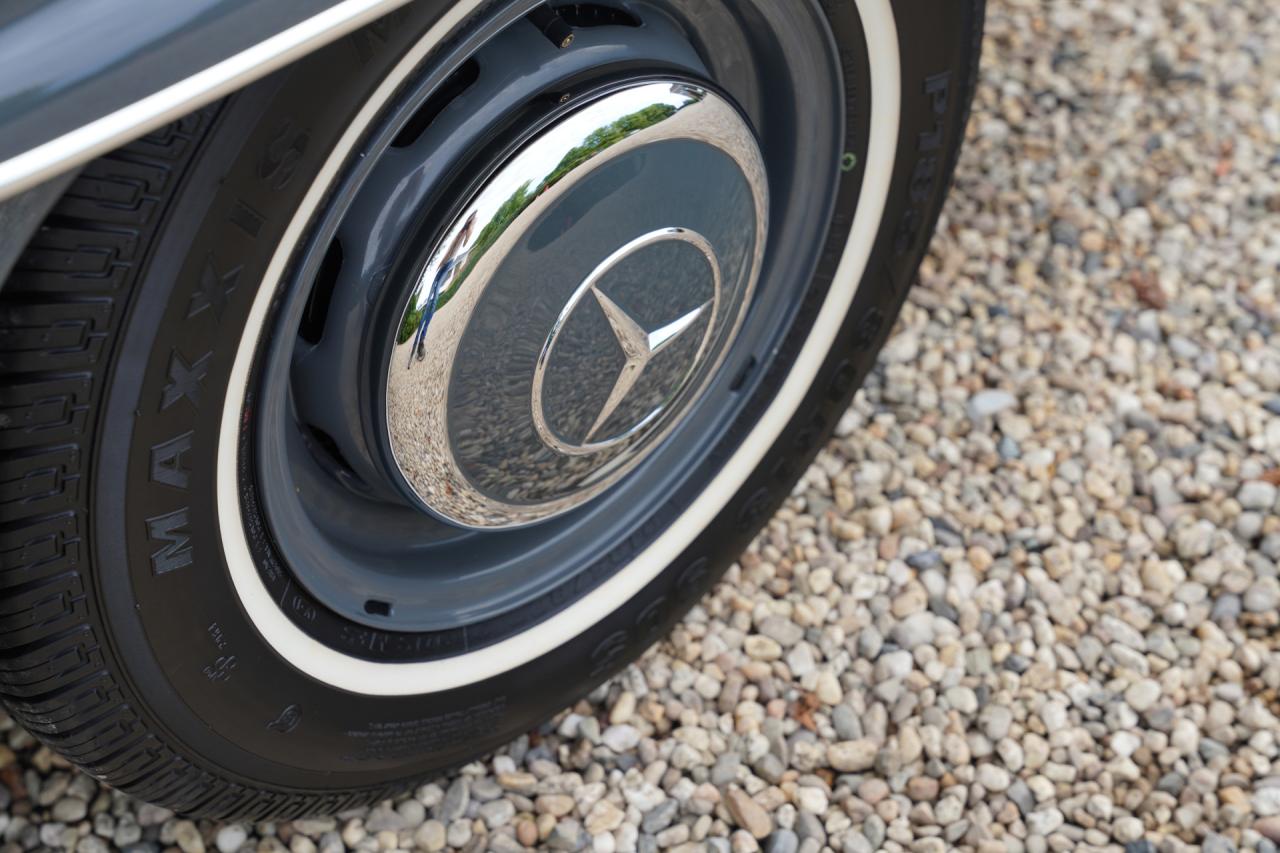 1957 Mercedes - Benz 190 SL Convertible Trade-in-car