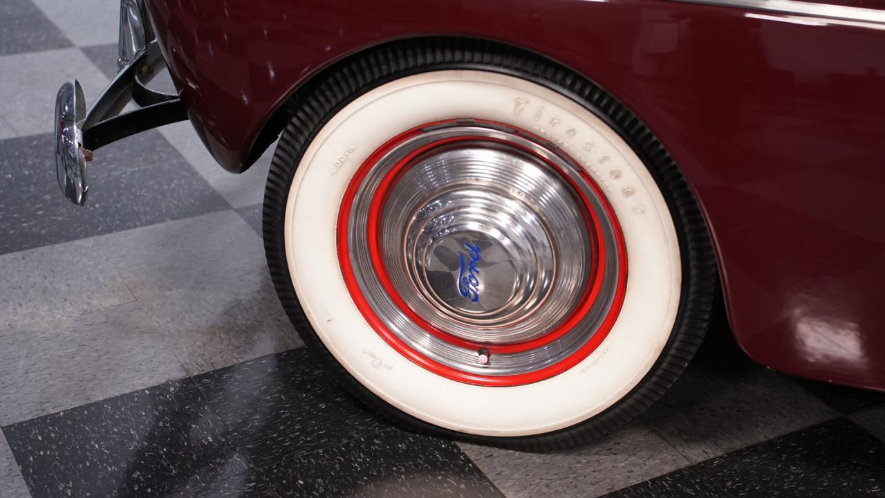 1941 Ford Super Deluxe Convertible