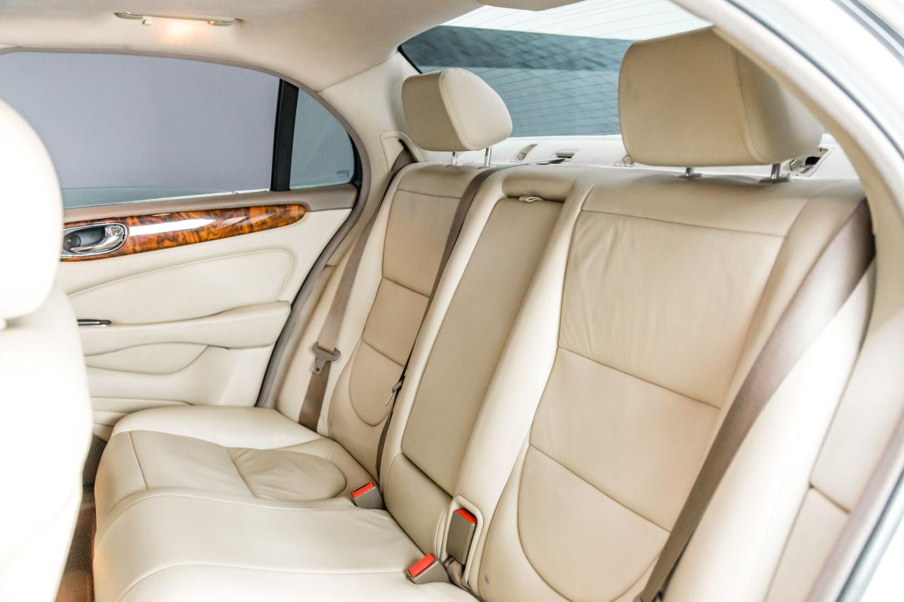 2006 Jaguar 42710 mile XJ6