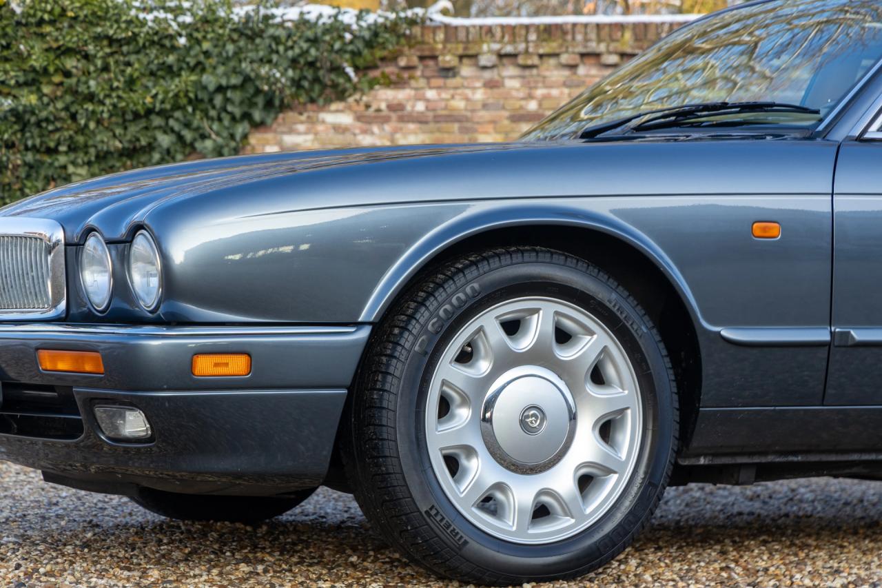 1995 Jaguar XJ6 4.0 Sovereign &ldquo;XJ300&rdquo;